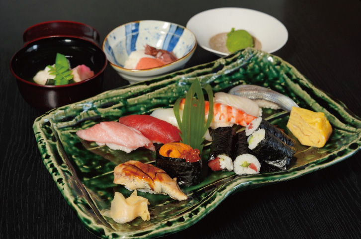 楽山おすすめの特選おまかせ握り